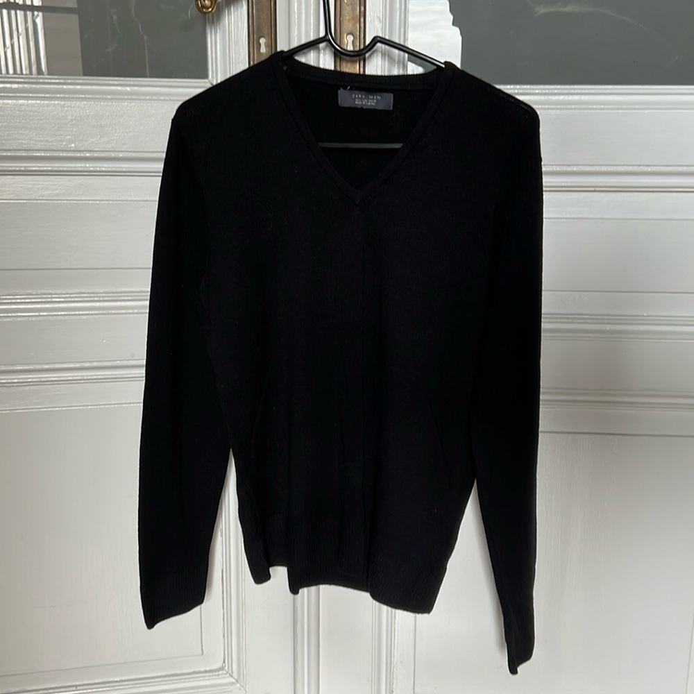 Zara Man Black V Neck Wool Sweater with Grey Elbow Patch Detail. Size Large